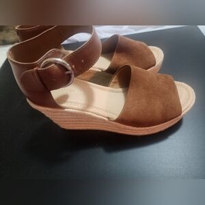 Nine West wedges, women's shoes size 9, brown suede